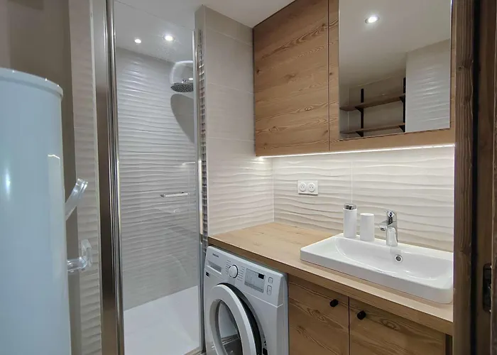 Lägenhet Cosy 4 Pers Renove Au Coeur De Avec Acces Aux Pistes - Fr-1-545-49 Val Thorens