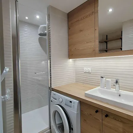 Apartment Cosy 4 Pers Renove Au Coeur De Avec Acces Aux Pistes - Fr-1-545-49 Val Thorens
