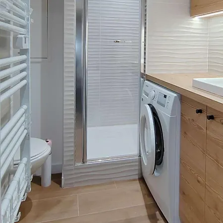 Cosy 4 Pers Renove Au Coeur De Avec Acces Aux Pistes - Fr-1-545-49 Apartment *