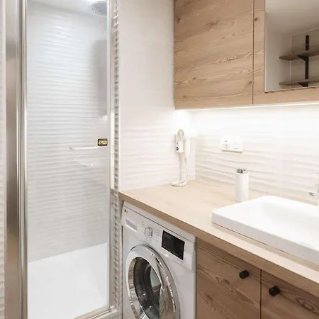 Cosy 4 Pers Renove Au Coeur De Avec Acces Aux Pistes - Fr-1-545-49 Apartment Val Thorens